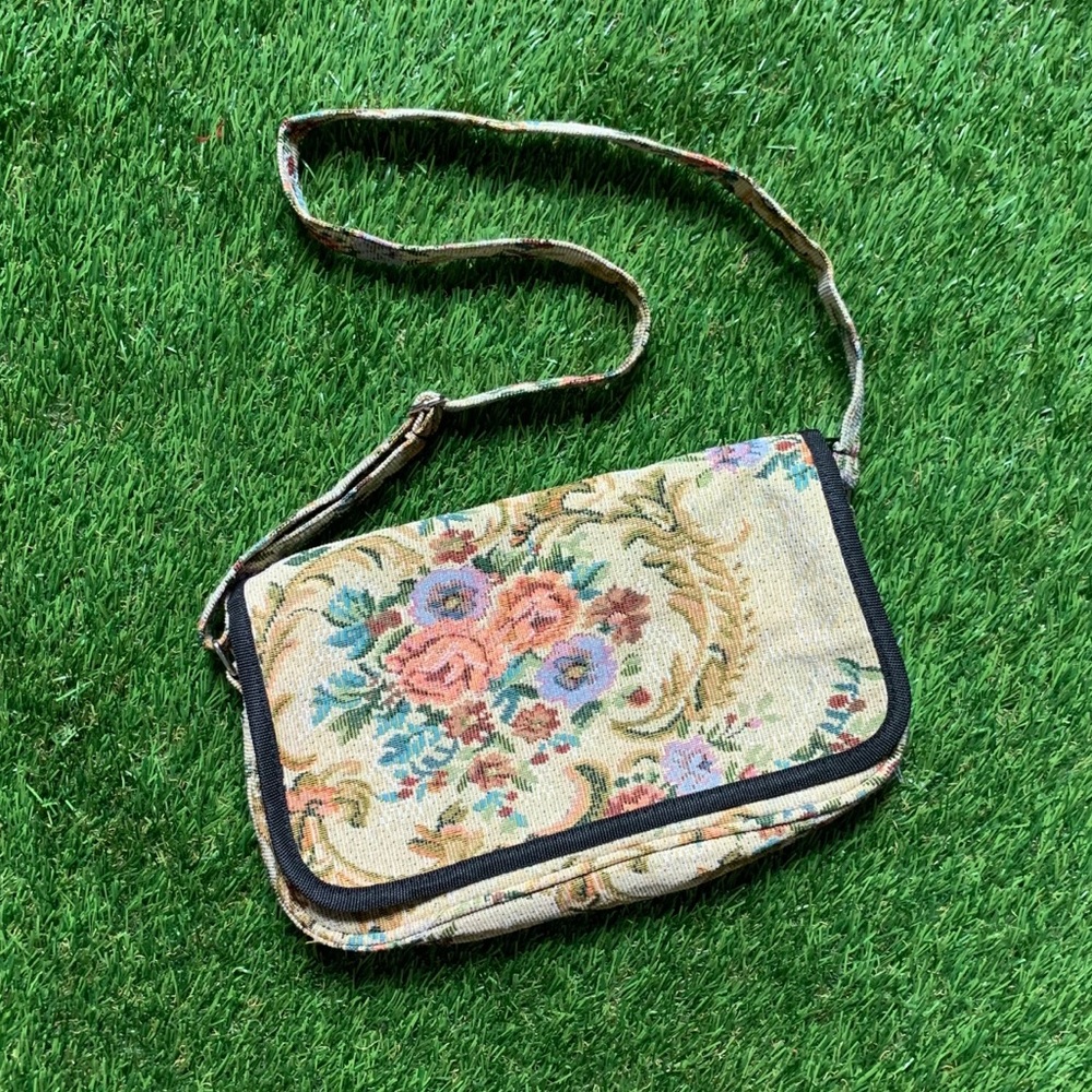 shoulder bag